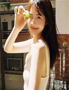 美女脱体-美女国产毛片A区内射